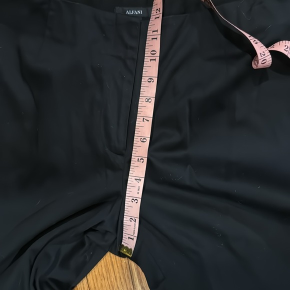 Ladies NWT ALFANI size 10 capris - Picture 8 of 11